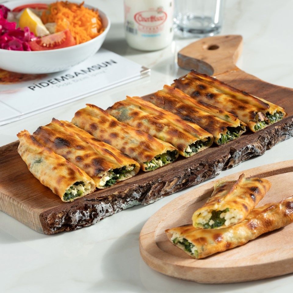 Ispanaklı Pide Açık - Kapalı